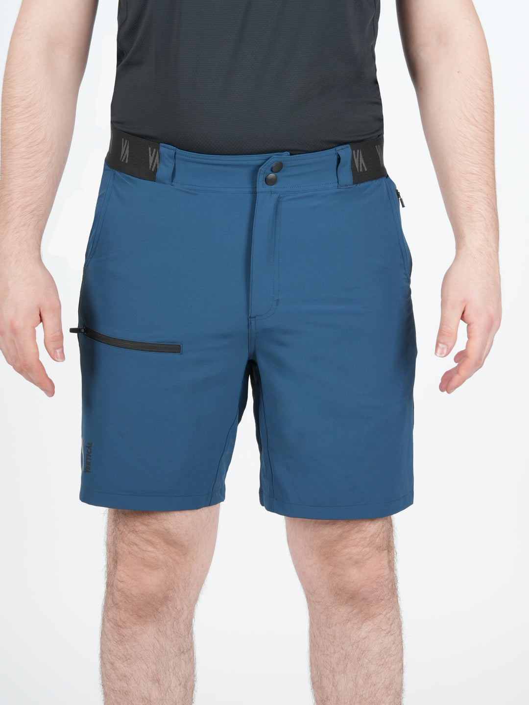 Short technique Alpine Vertical – tissu stretch déperlant, idéal pour la randonnée et les activités outdoor en montagne