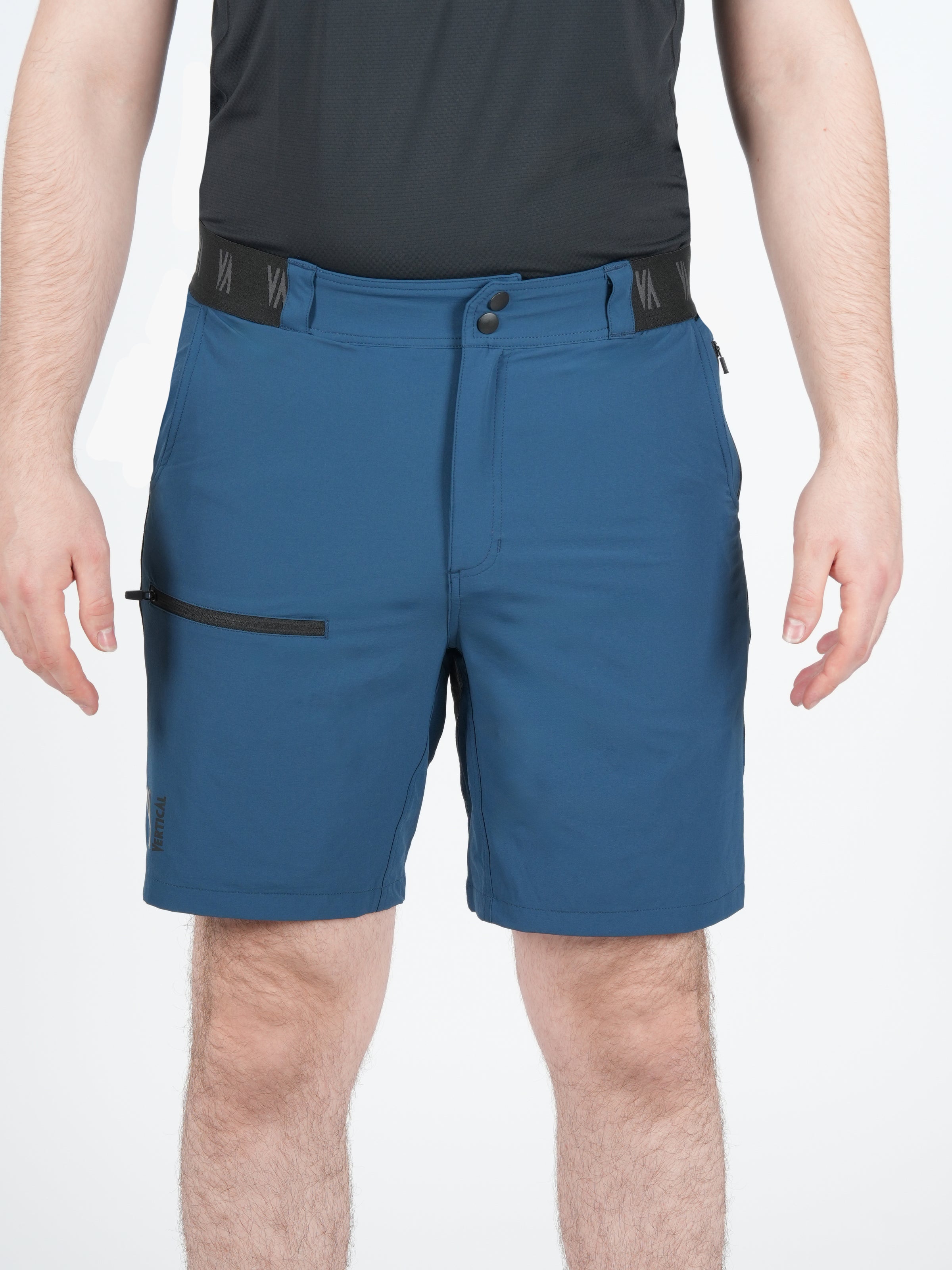 Short technique Alpine Vertical – tissu stretch déperlant, idéal pour la randonnée et les activités outdoor en montagne