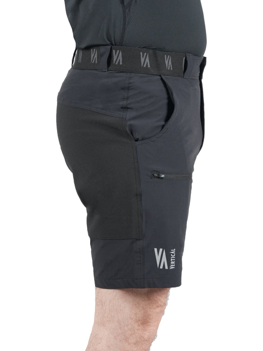 Short technique Alpine Vertical – tissu stretch déperlant, idéal pour la randonnée et les activités outdoor en montagne