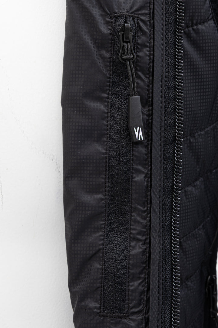 Aeroquest Hybrid veste isolante femme - détail des zips résistants à l'eau et ouvertures pour pouces