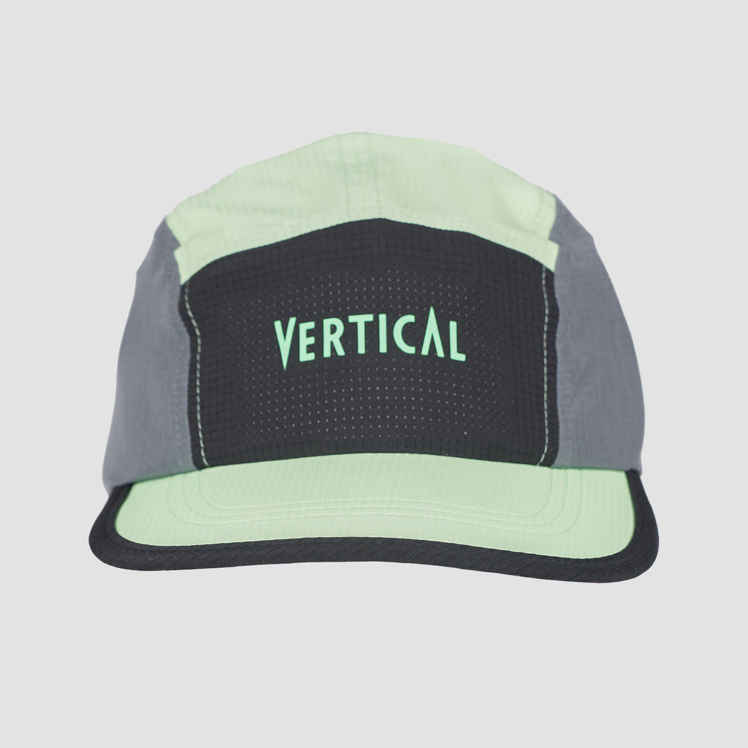 Casquette technique Vertical – légère et respirante avec ventilation active, idéale pour la randonnée et les activités outdoor en montagne
