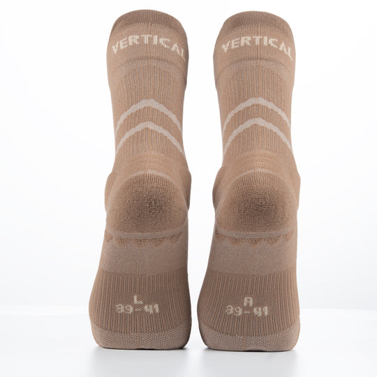 Découvrez les Explorer Trek Socks de Vertical : chaussettes trekking techniques, parfaites pour randonnée et outdoor. Confort et performance tout au long du trek.