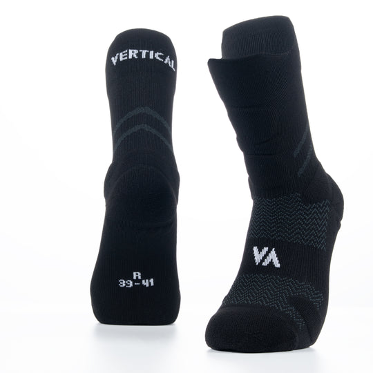 Découvrez les Explorer Trek Socks de Vertical : chaussettes trekking techniques, parfaites pour randonnée et outdoor. Confort et performance tout au long du trek.