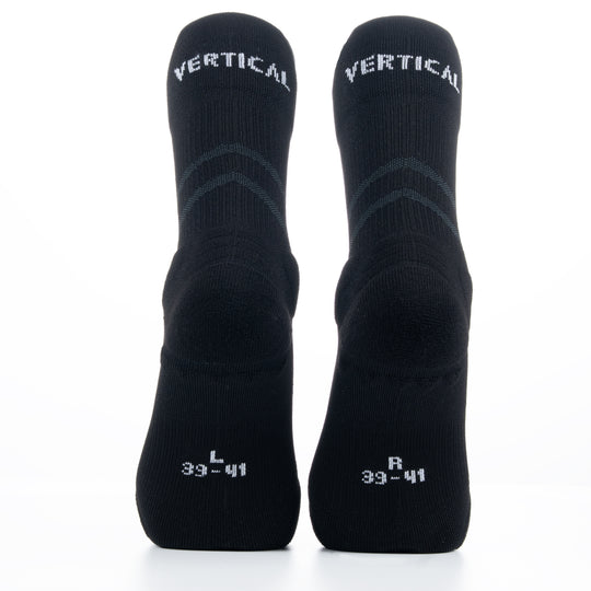 Découvrez les Explorer Trek Socks de Vertical : chaussettes trekking techniques, parfaites pour randonnée et outdoor. Confort et performance tout au long du trek.