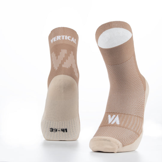 Découvrez les High Double Layer Socks de Vertical : chaussettes randonnée hautes, double couche pour confort et performance, idéales pour outdoor.