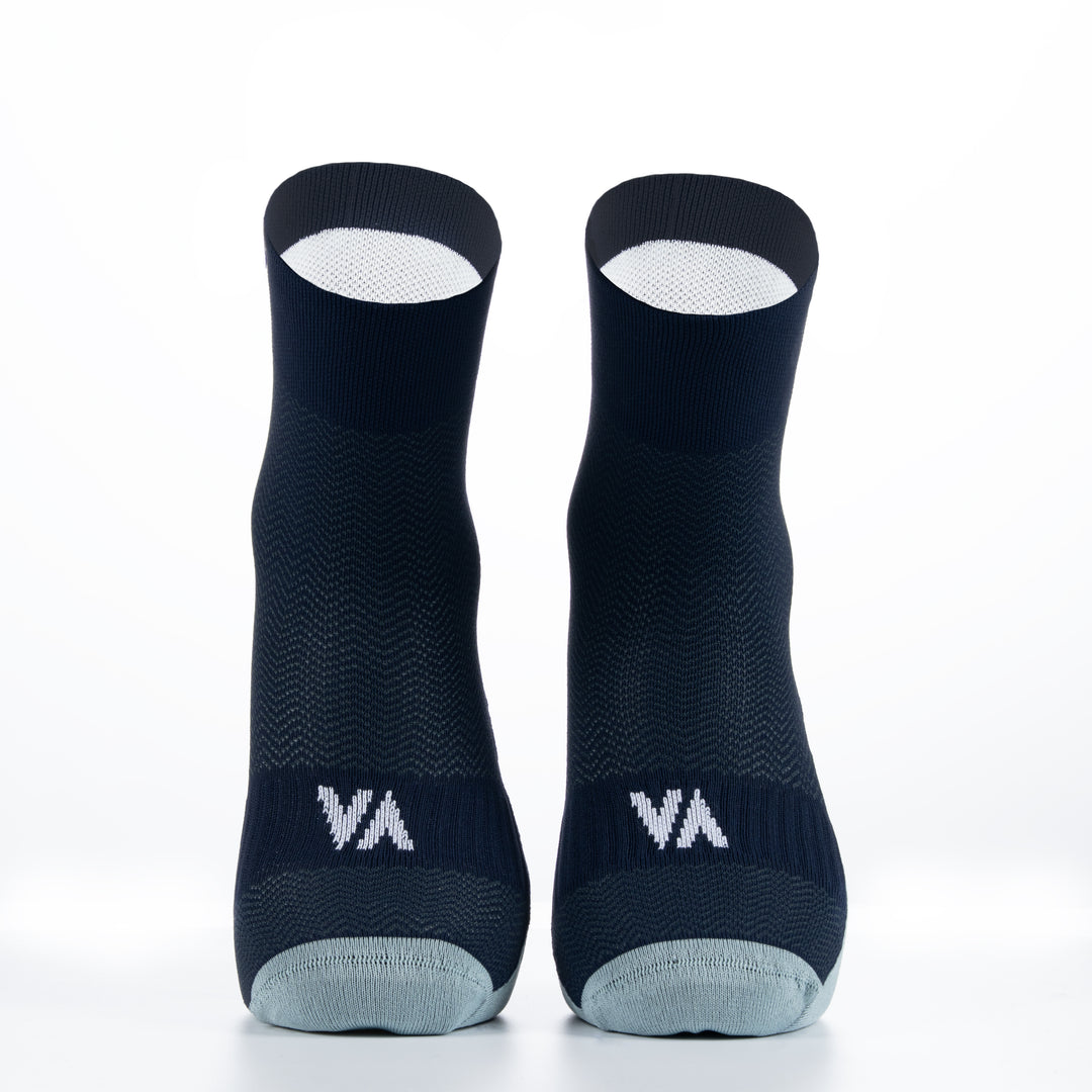 Découvrez les High Double Layer Socks de Vertical : chaussettes randonnée hautes, double couche pour confort et performance, idéales pour outdoor.