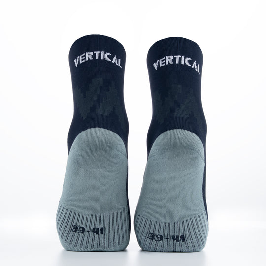 Découvrez les High Double Layer Socks de Vertical : chaussettes randonnée hautes, double couche pour confort et performance, idéales pour outdoor.