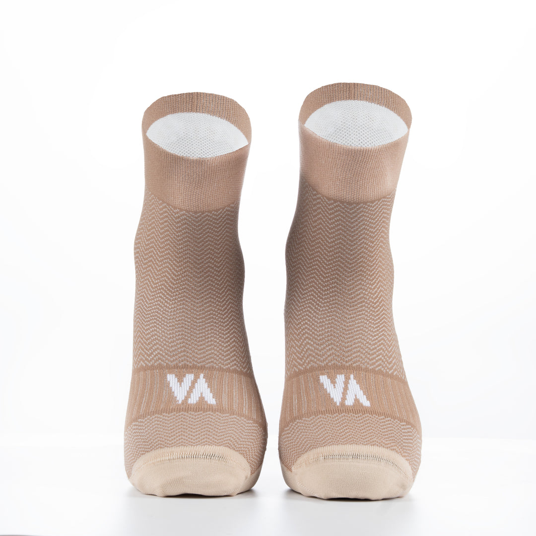 Découvrez les High Double Layer Socks de Vertical : chaussettes randonnée hautes, double couche pour confort et performance, idéales pour outdoor.