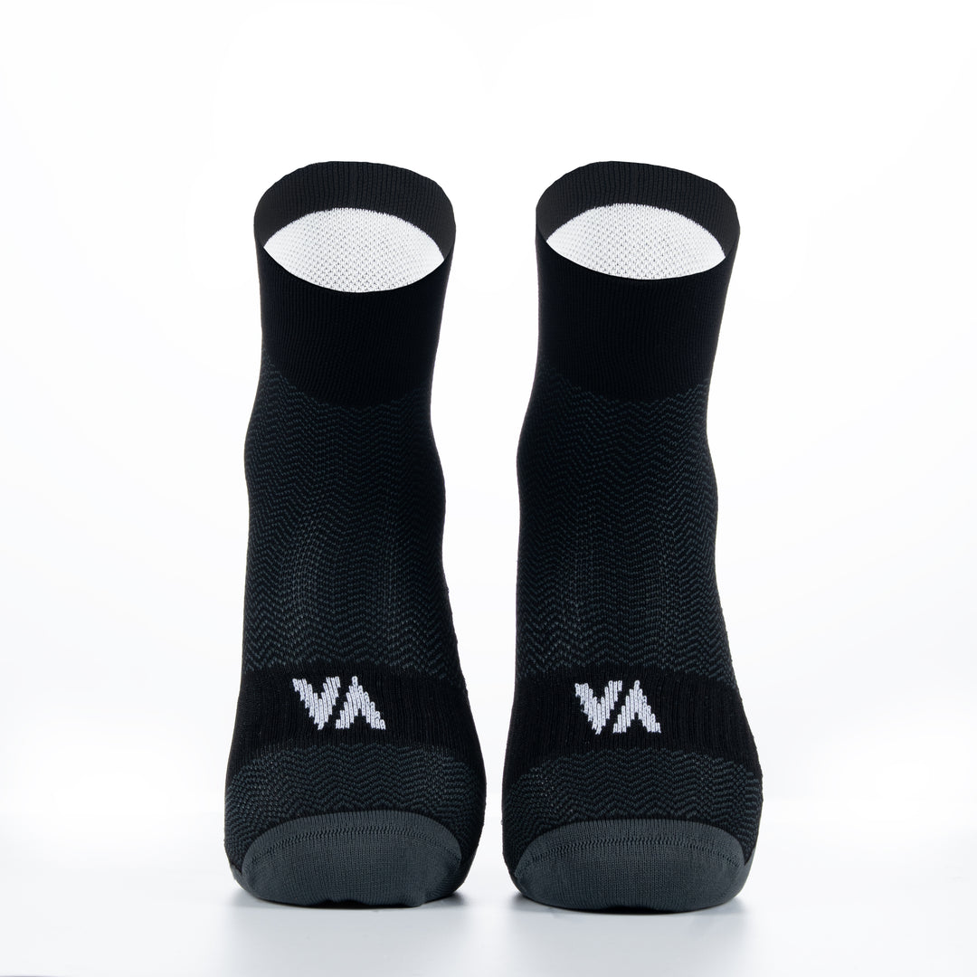 Découvrez les High Double Layer Socks de Vertical : chaussettes randonnée hautes, double couche pour confort et performance, idéales pour outdoor.