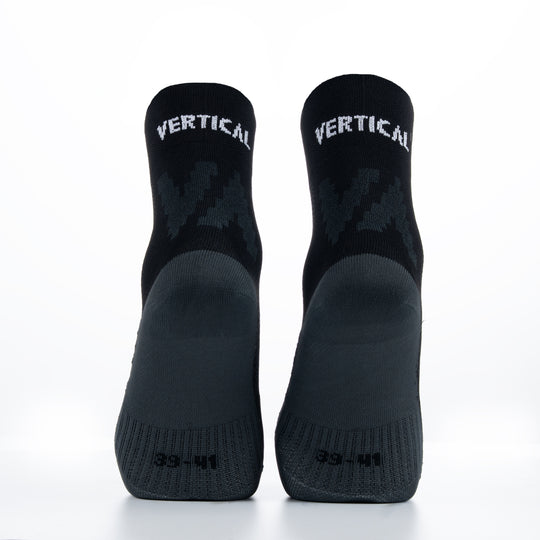 Découvrez les High Double Layer Socks de Vertical : chaussettes randonnée hautes, double couche pour confort et performance, idéales pour outdoor.