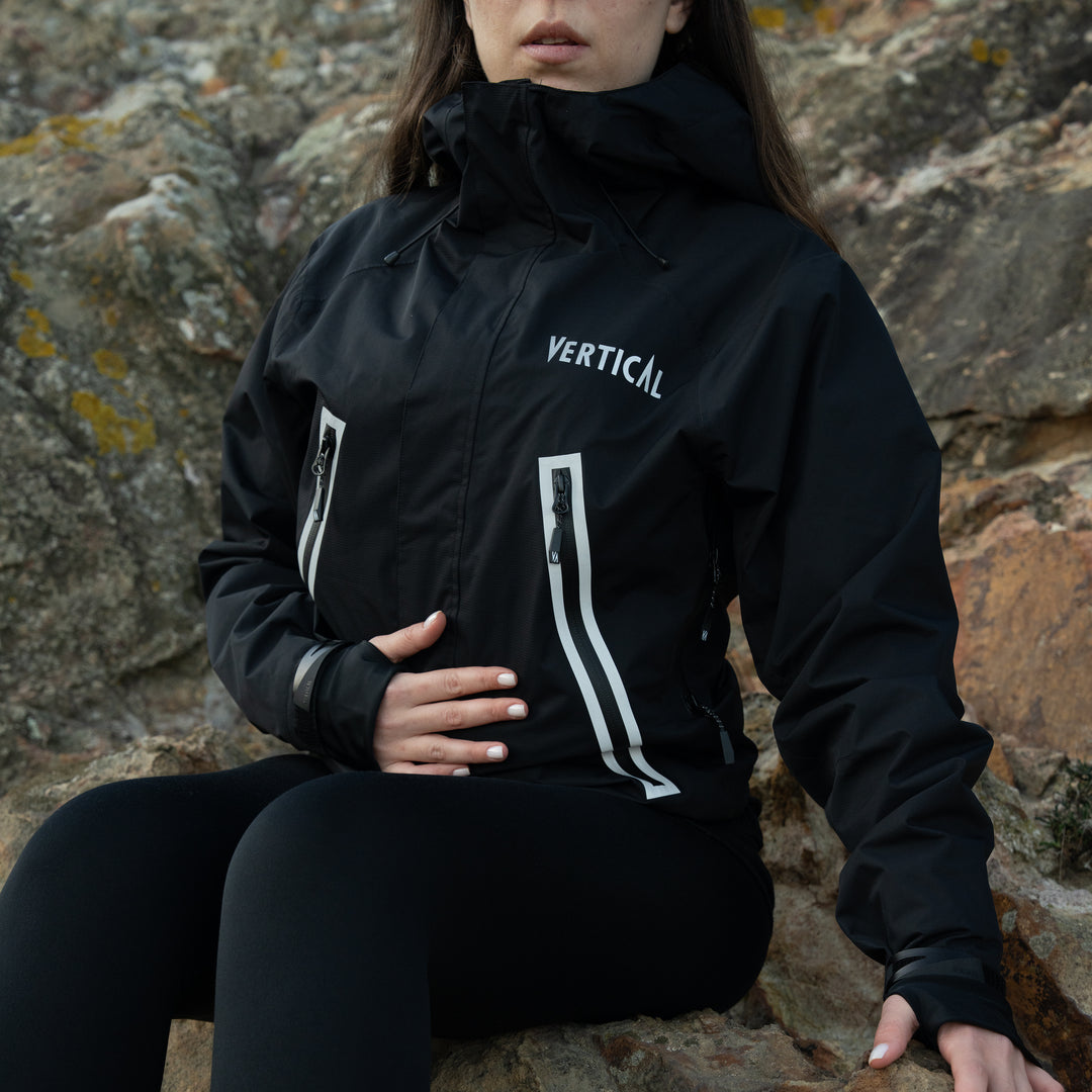 Veste Windy Spirit MP+ Vertical Femme – imperméable membrane MP+ 3 couches 30K/30K, capuche réglable et pare-neige, idéale pour le ski et les activités outdoor