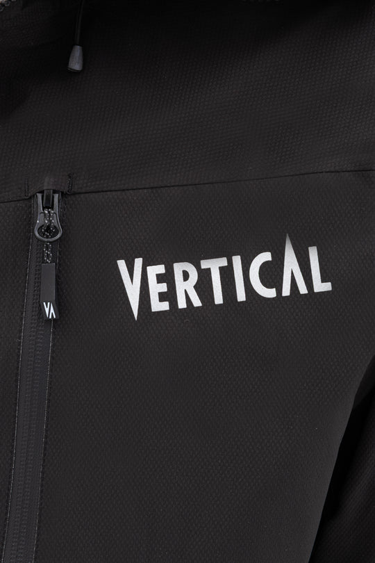 Découvrez la Windy MP+ Jacket de Vertical : veste pluie imperméable et technique, idéale pour randonnée et activités outdoor. Confort et protection garanties.