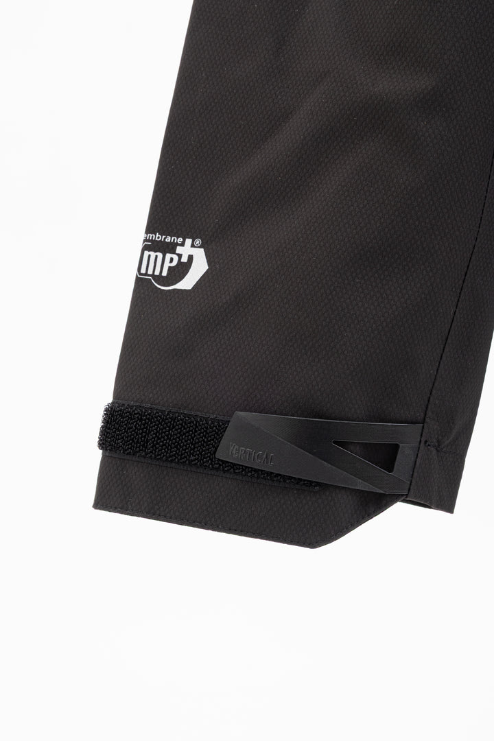 Windy MP+ veste respirante femme - détail des poignets avec ajustements et fermetures imperméables