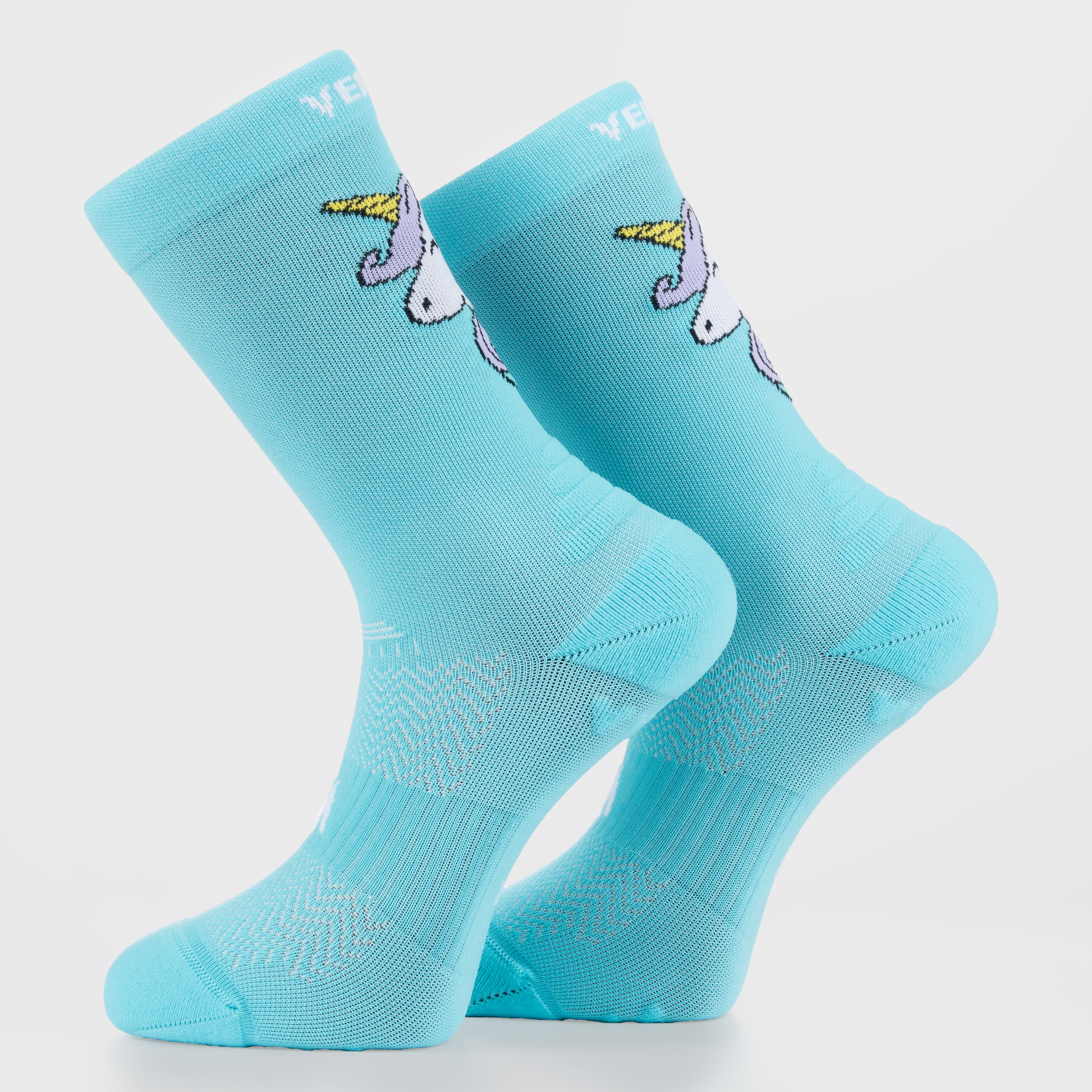 Chaussettes Licorne Vertical – motif licorne brodé, fils techniques respirants sans couture, renforts talon et pointe, idéales pour le sport et le quotidien