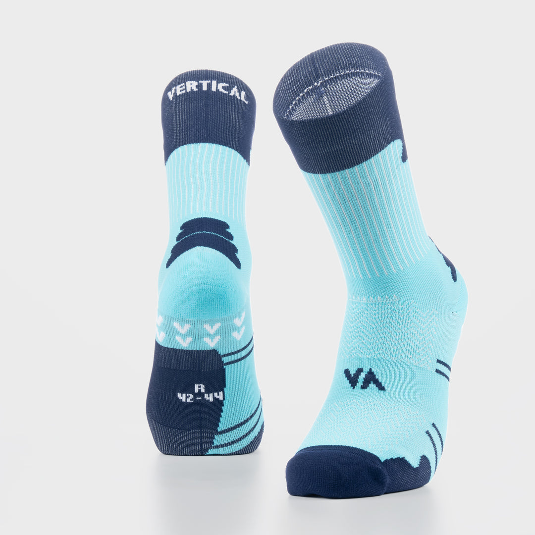 Chaussettes Verderby Vertical – design minimaliste élégant, fils techniques respirants, renforts voûte plantaire et cheville, idéales pour la course et la marche