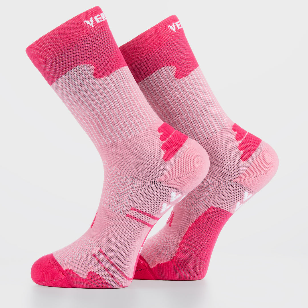Chaussettes Verderby Vertical – design minimaliste élégant, fils techniques respirants, renforts voûte plantaire et cheville, idéales pour la course et la marche