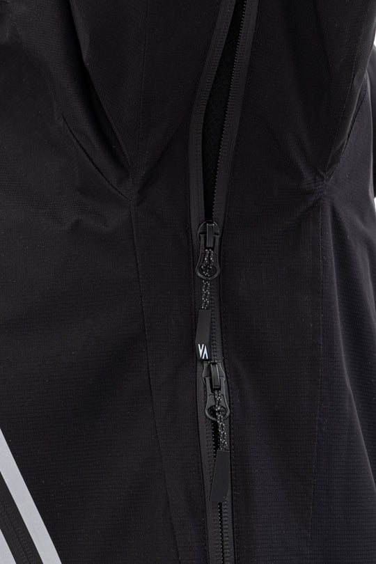 Veste outdoor Windy Spirit MP+ - vue de profil avec ceinture pare-neige amovible